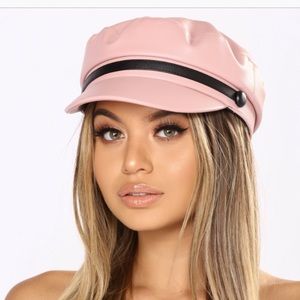 NEVER WORN- Cab Hat- Fashion Nova